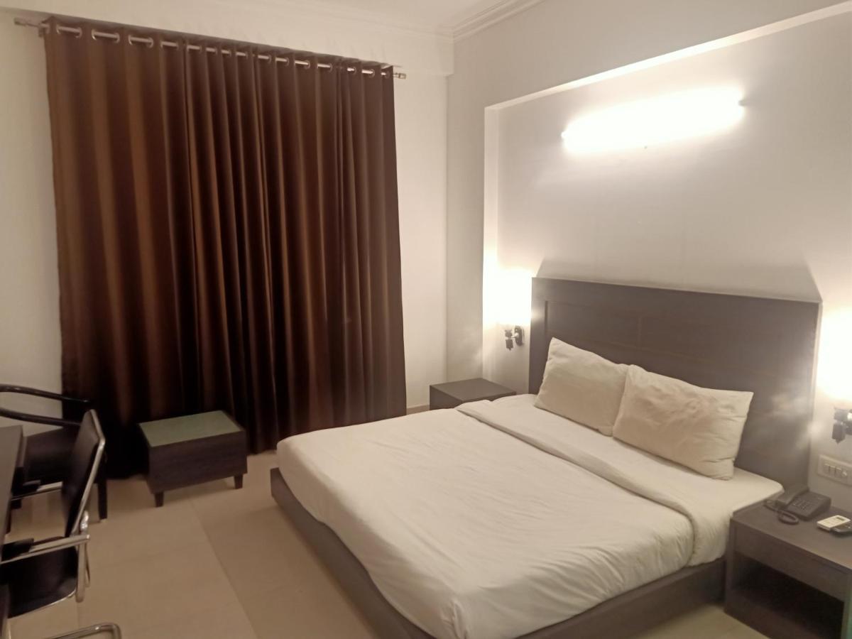 Hotel Chaupal By Casa Bella Gurgaon Esterno foto