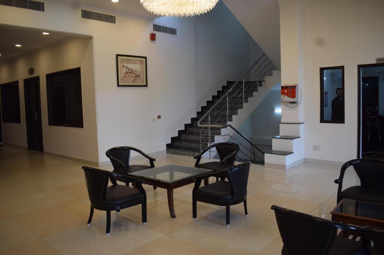 Hotel Chaupal By Casa Bella Gurgaon Esterno foto