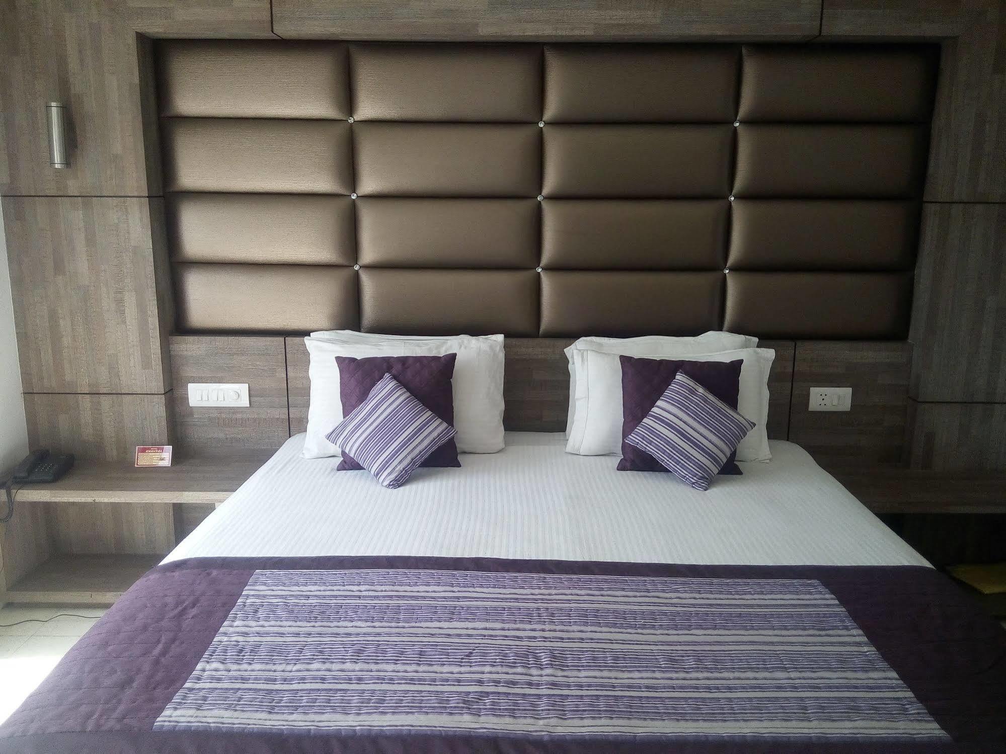 Hotel Chaupal By Casa Bella Gurgaon Esterno foto